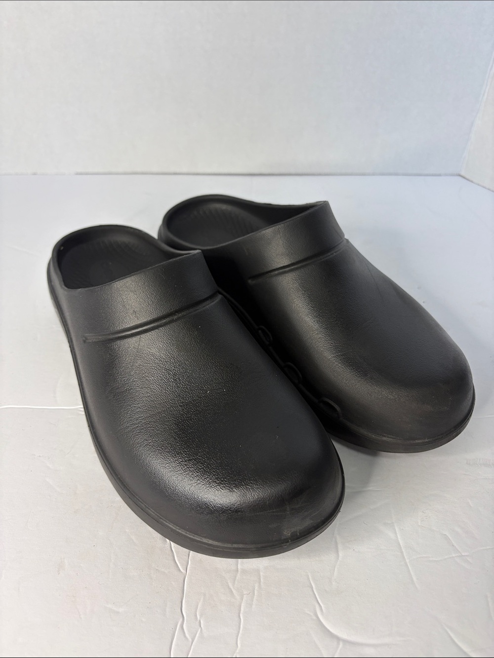 OOcloog Black Unisex Clog
